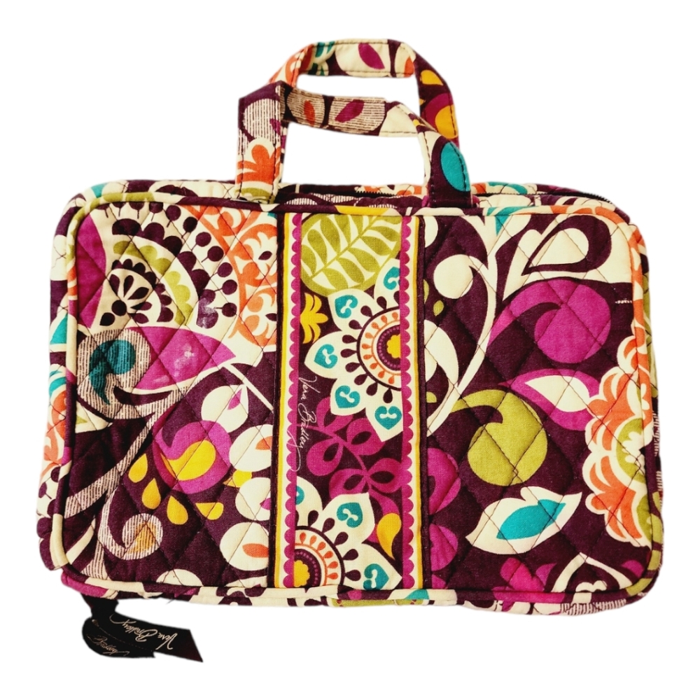 Vera Bradely Medium Hanging Makeup Bag. Like New Condition.